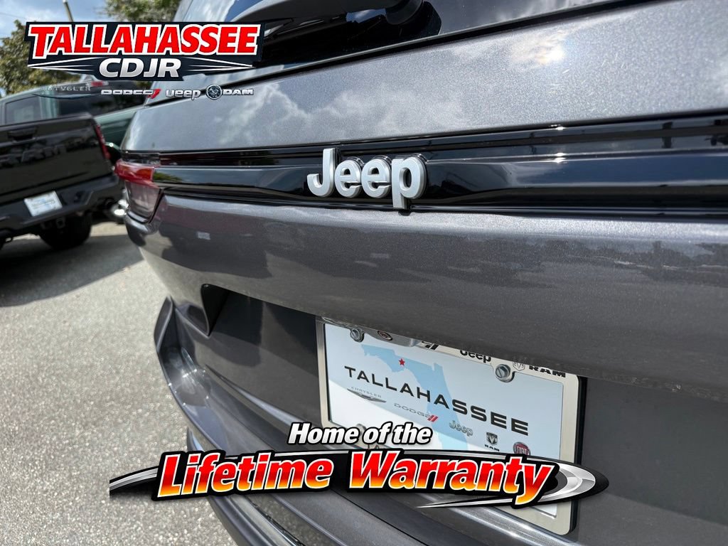 New 2026 Jeep Grand Cherokee Laredo RWD image 5