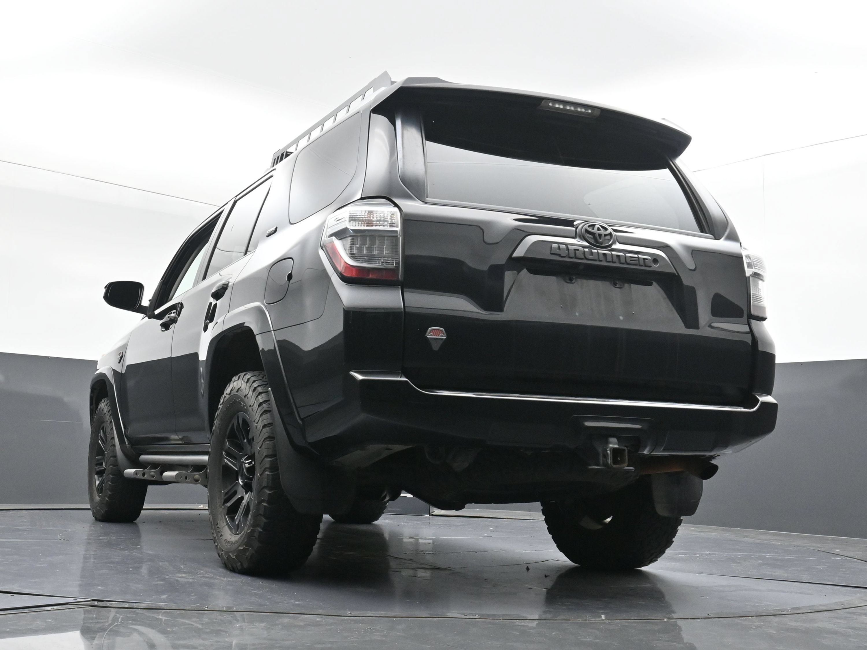 Used 2017 Toyota 4Runner SR5 AWD/4WD image 29