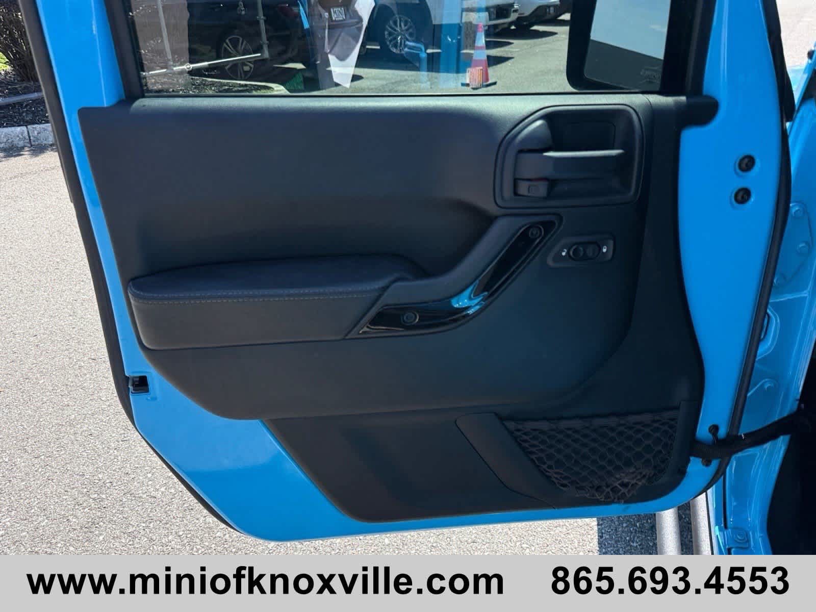 Used 2017 Jeep Wrangler Unlimited Sahara AWD/4WD image 18