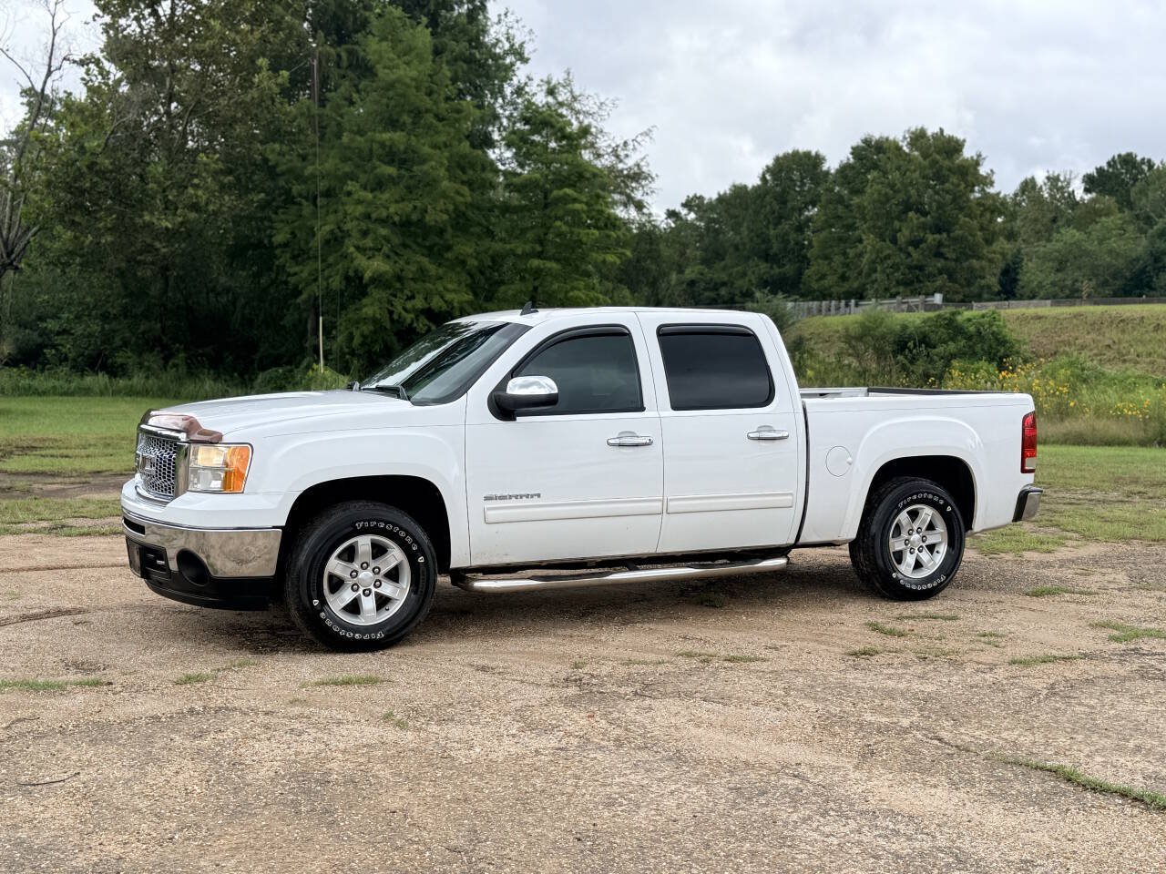 Used 2011 GMC Sierra 1500 SLE w/ Power Tech Package RWD image 1