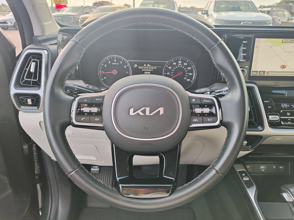 Used 2023 Kia Sorento S AWD/4WD image 17