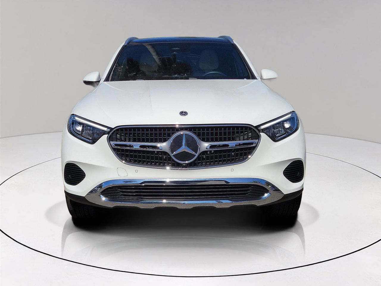 Used 2026 Mercedes-Benz GLC 300 image 2