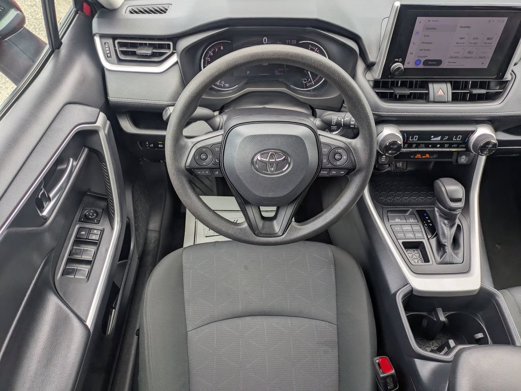 Used 2025 Toyota RAV4 XLE AWD/4WD image 15