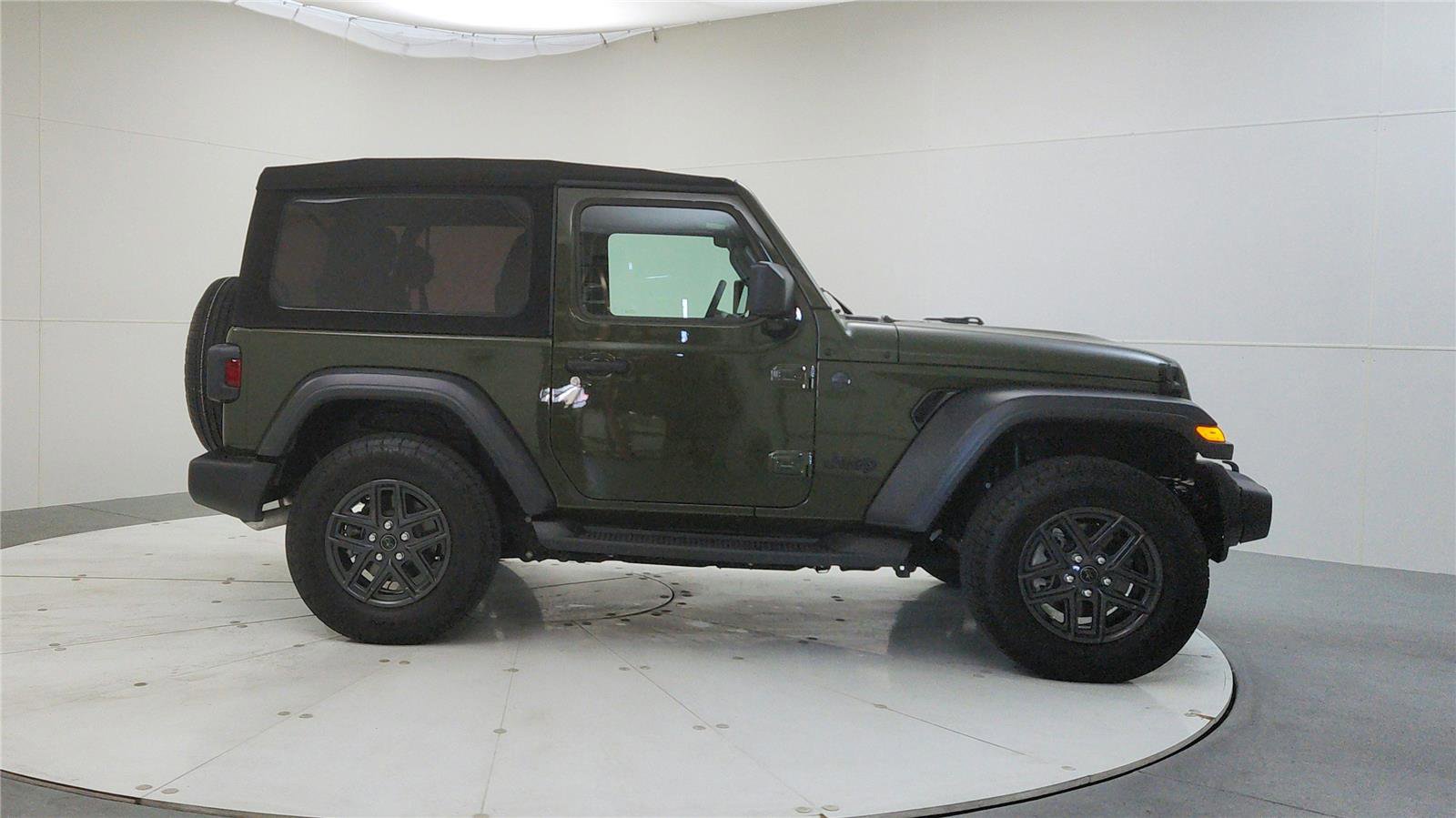 Used 2024 Jeep Wrangler Sport S image 8