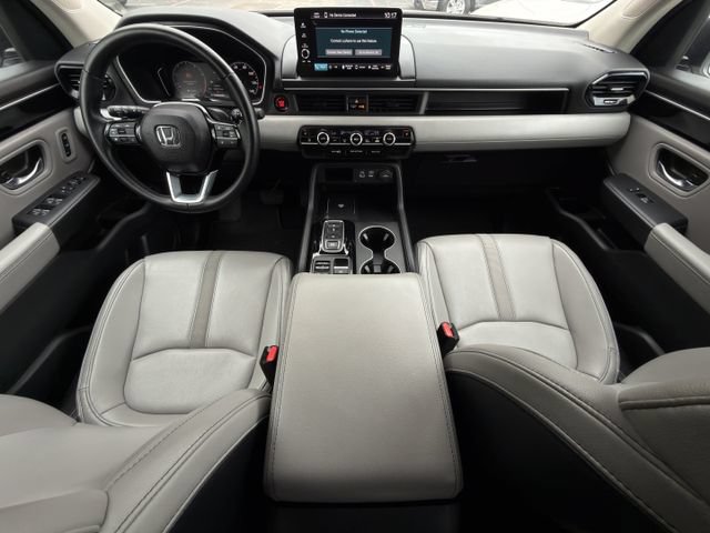 Used 2025 Honda Pilot EX-L image 9
