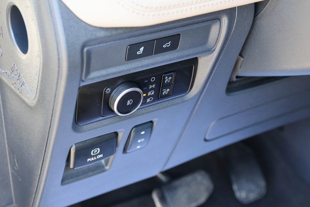 Used 2024 Ford Expedition Limited image 15