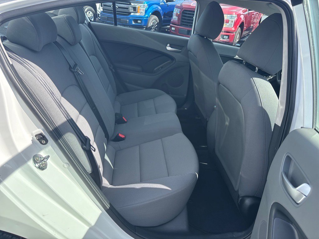 Used 2018 Kia Forte LX image 17