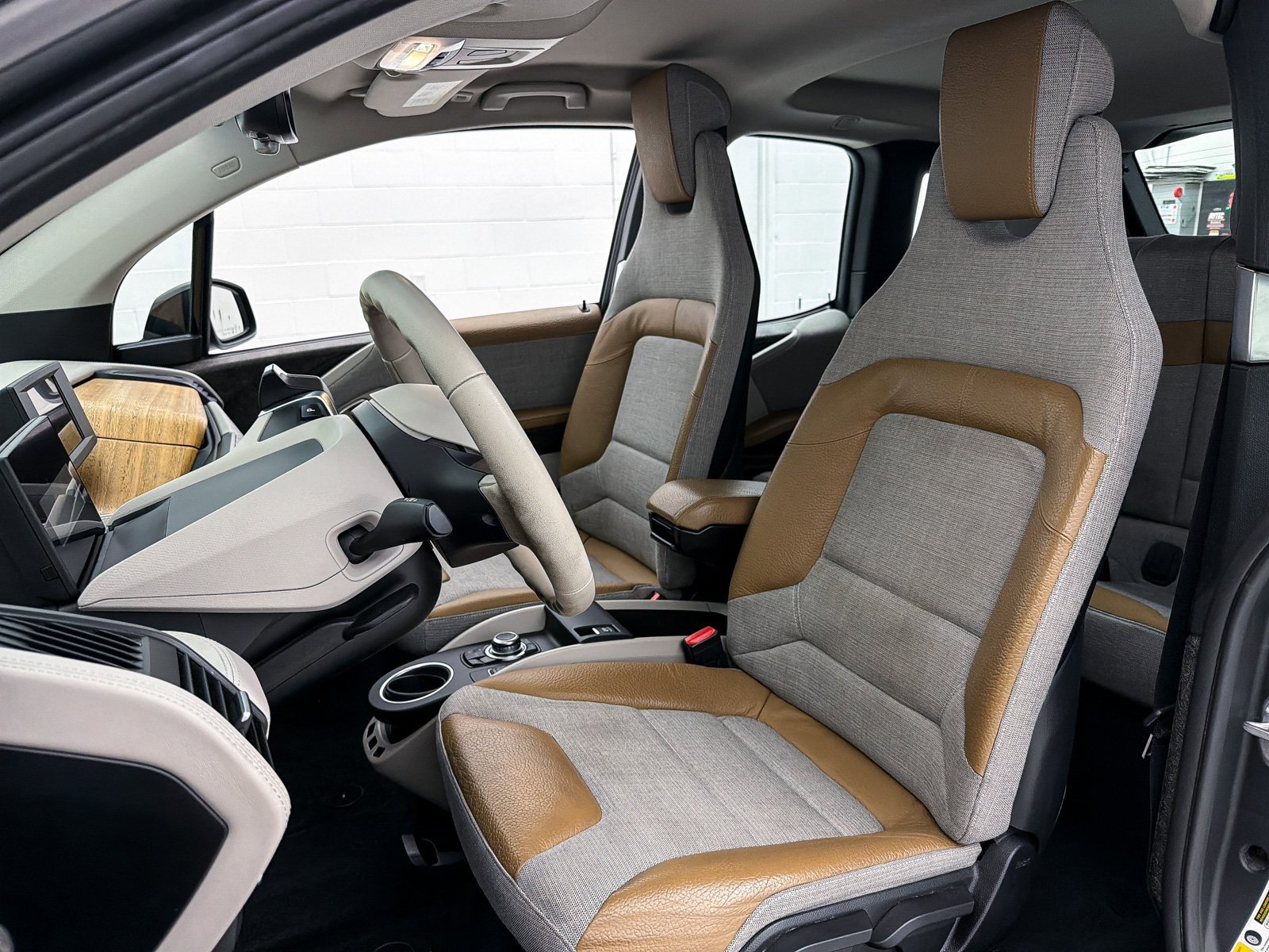 Used 2015 BMW i3 w/ Range Extender image 16