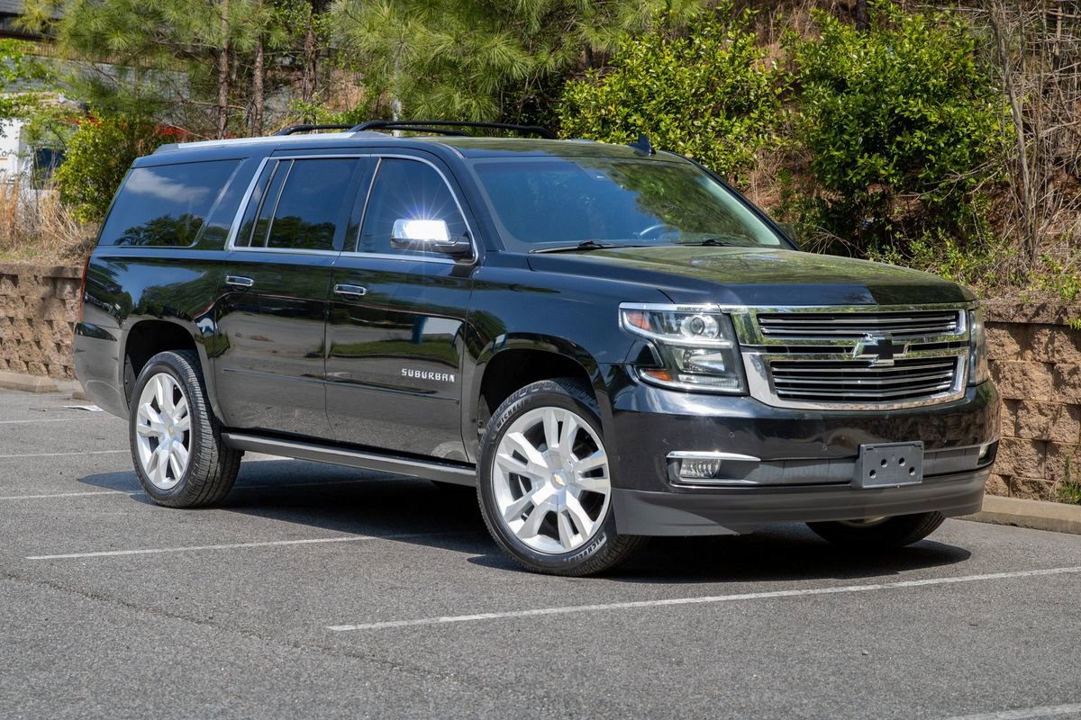 Used 2017 Chevrolet Suburban Premier AWD/4WD image 3