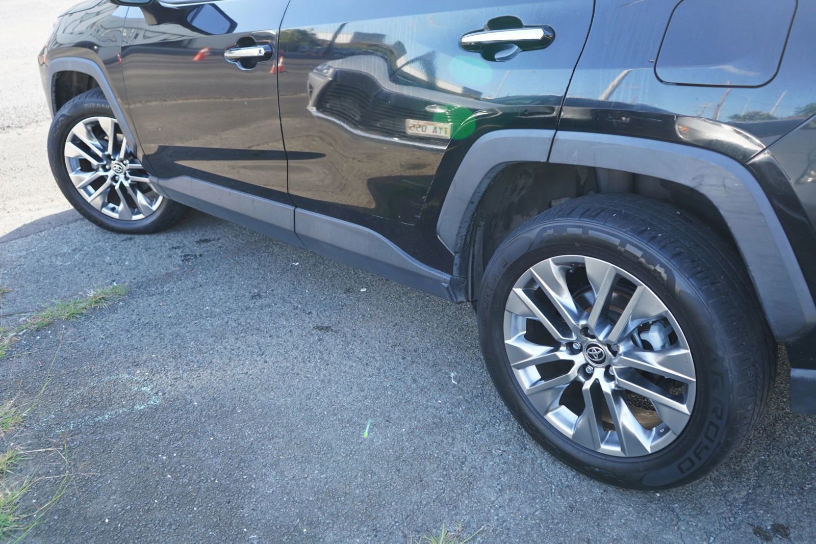 Used 2020 Toyota RAV4 Limited FWD image 6