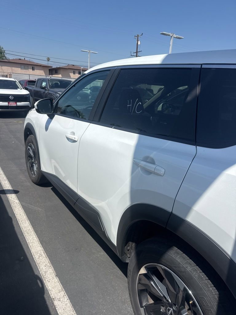 Certified 2024 Nissan Rogue SV FWD image 3