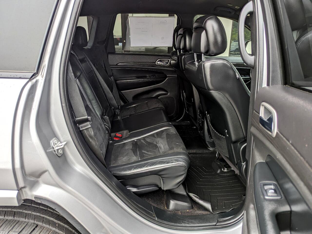 Used 2018 Jeep Grand Cherokee Altitude image 12