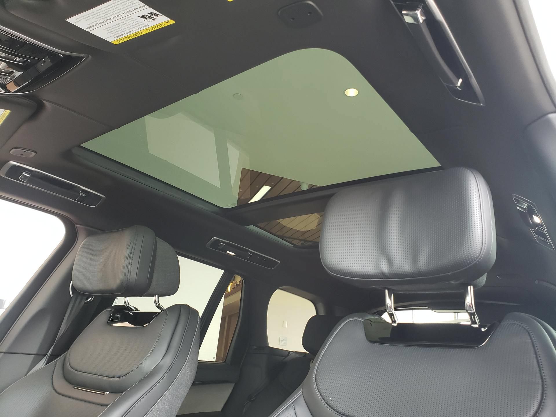 New 2026 Land Rover Range Rover SV AWD/4WD image 19