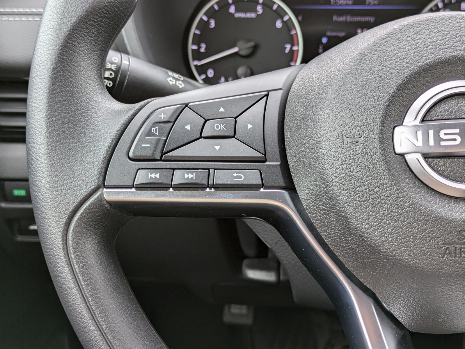 New 2025 Nissan Sentra SV FWD image 13
