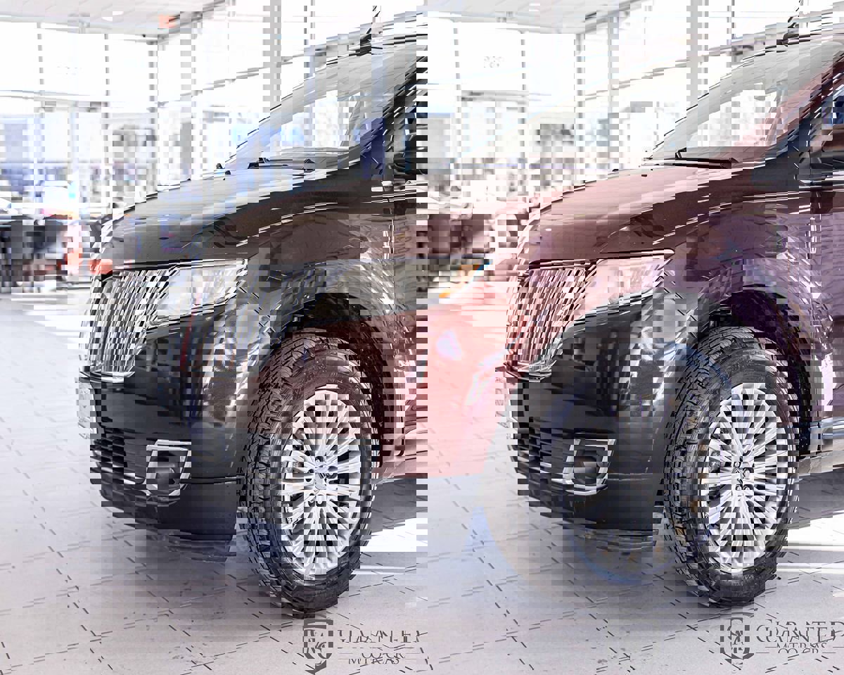 Used 2012 Lincoln MKX FWD image 4