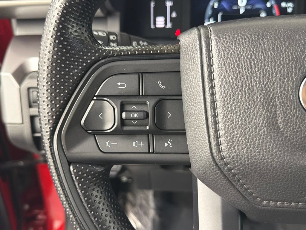 Used 2025 Toyota Tacoma SR5 AWD/4WD image 25