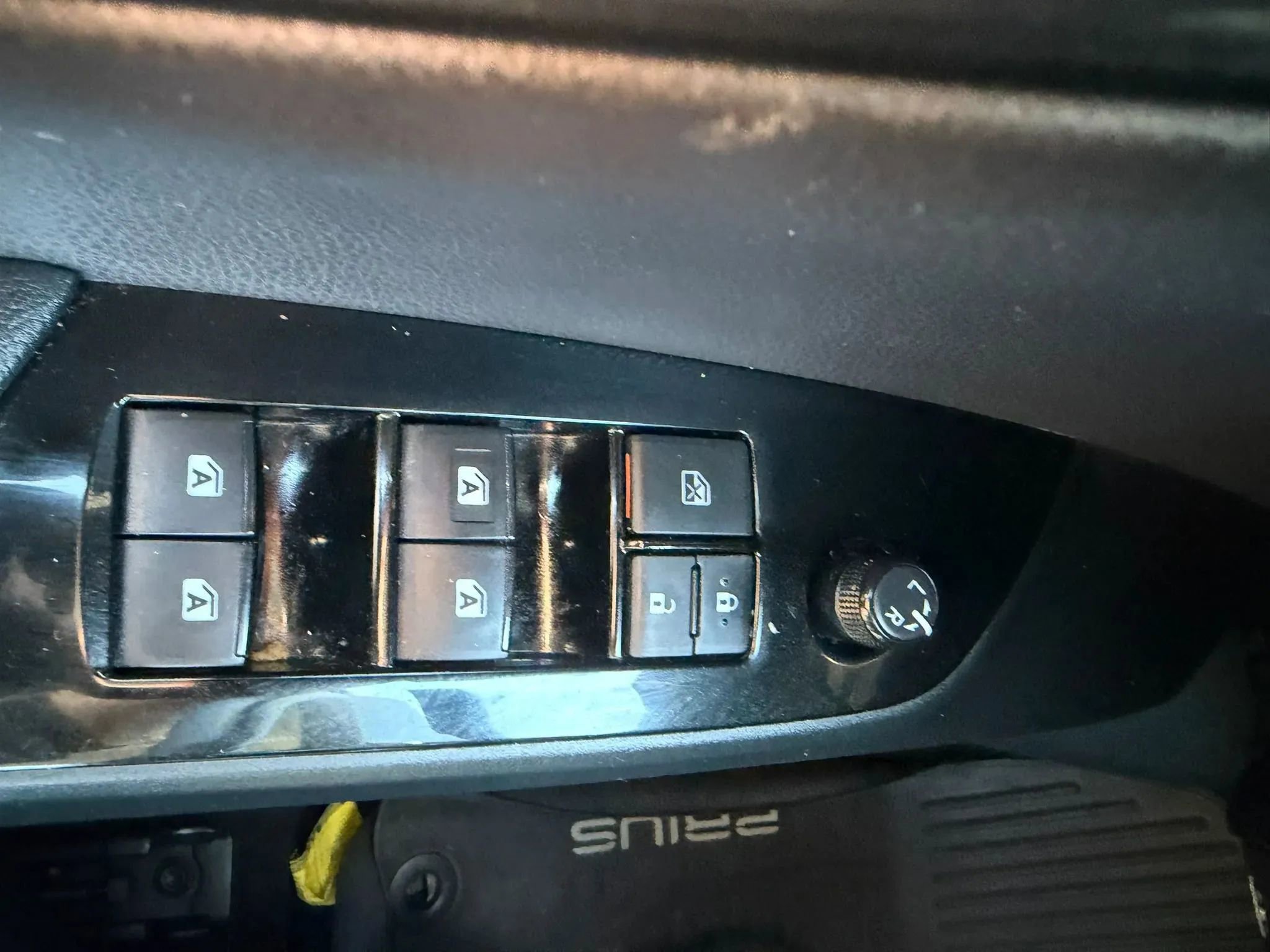 Used 2018 Toyota Prius Four w/ Advanced Technology Package FWD image 21