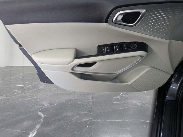 Used 2020 Kia Soul LX image 14