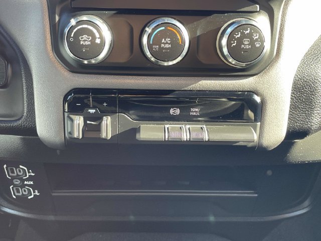Used 2024 RAM 3500 Big Horn AWD/4WD image 15