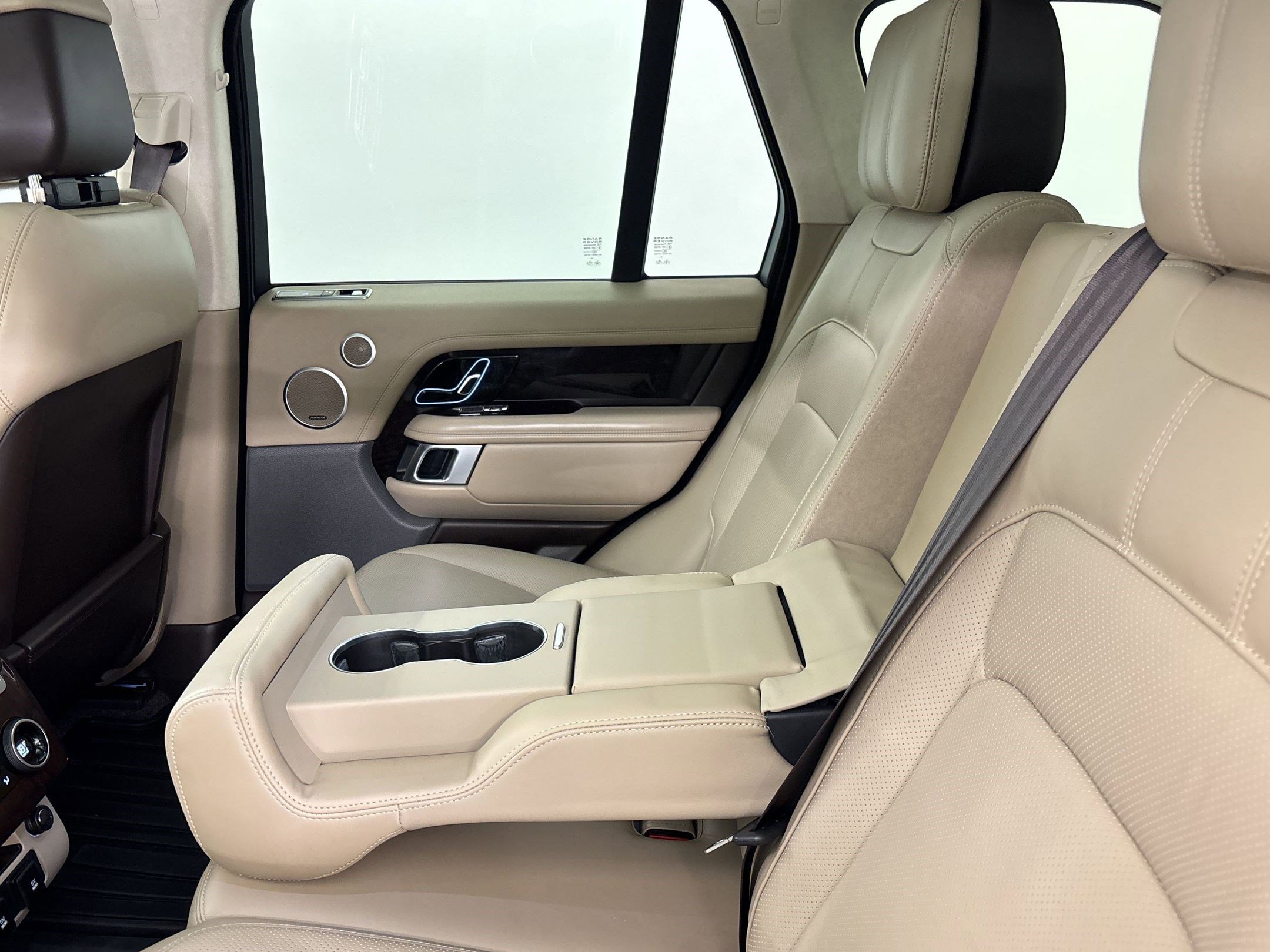 Used 2020 Land Rover Range Rover HSE AWD/4WD image 32