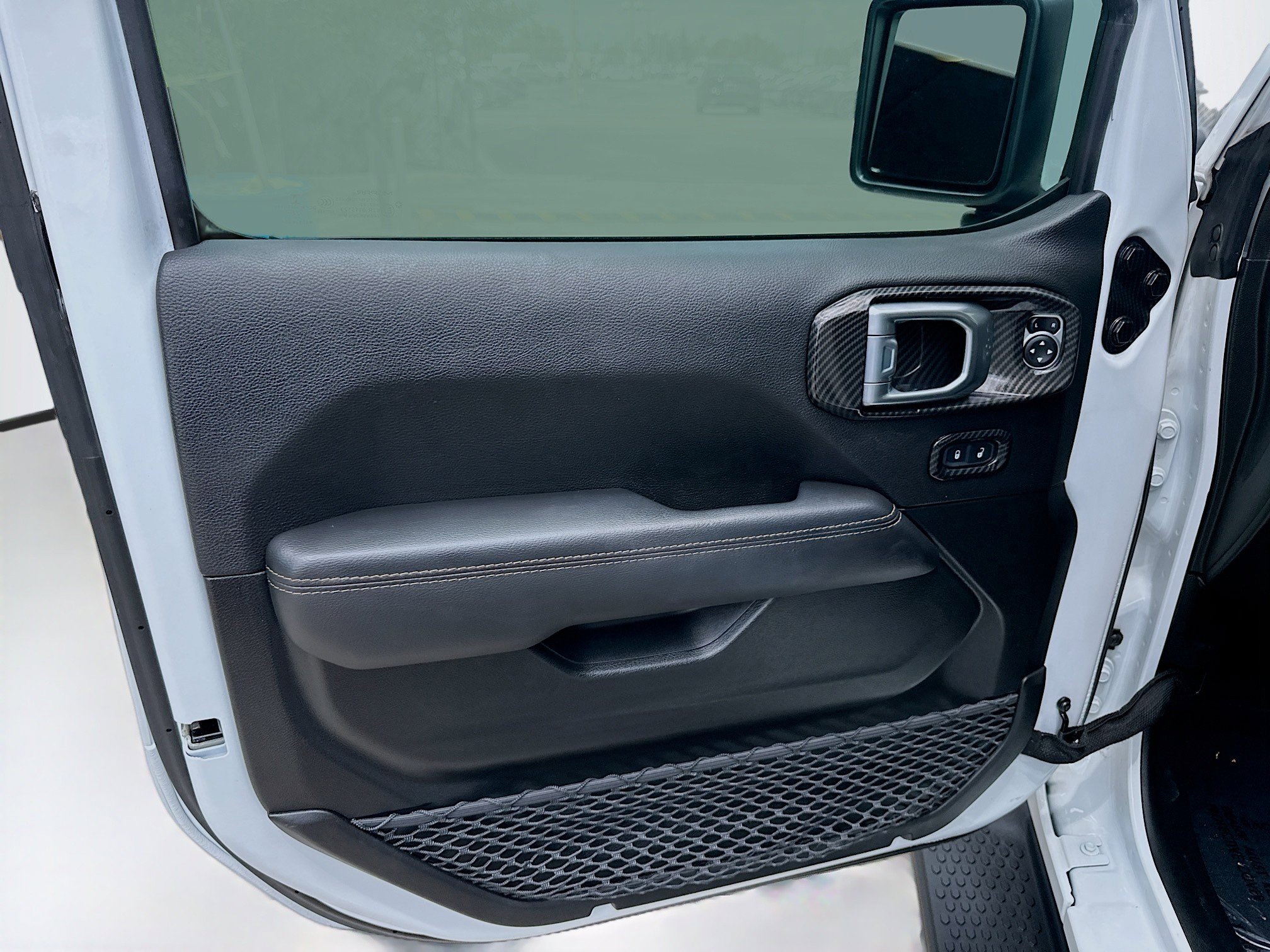 Used 2023 Jeep Wrangler Unlimited Sahara image 18