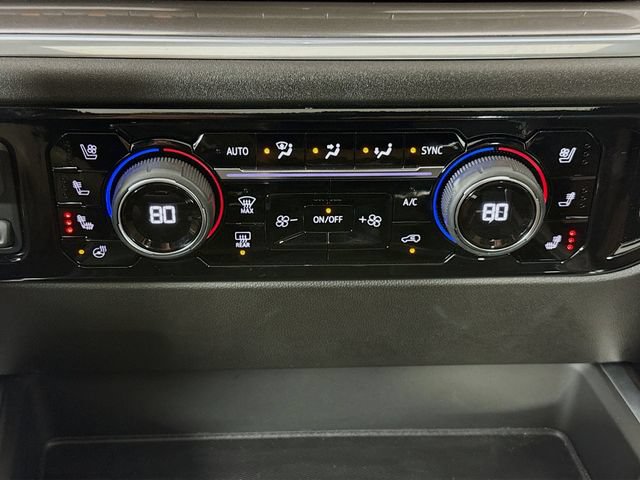 Used 2025 Chevrolet Silverado 1500 High Country w/ High Country Premium Package AWD/4WD image 17