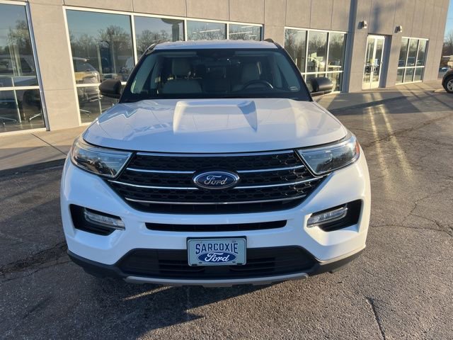 Used 2022 Ford Explorer XLT w/ Equipment Group 202A image 2