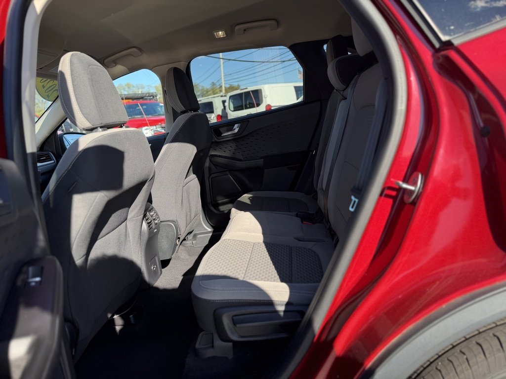 Used 2020 Ford Escape SE image 11