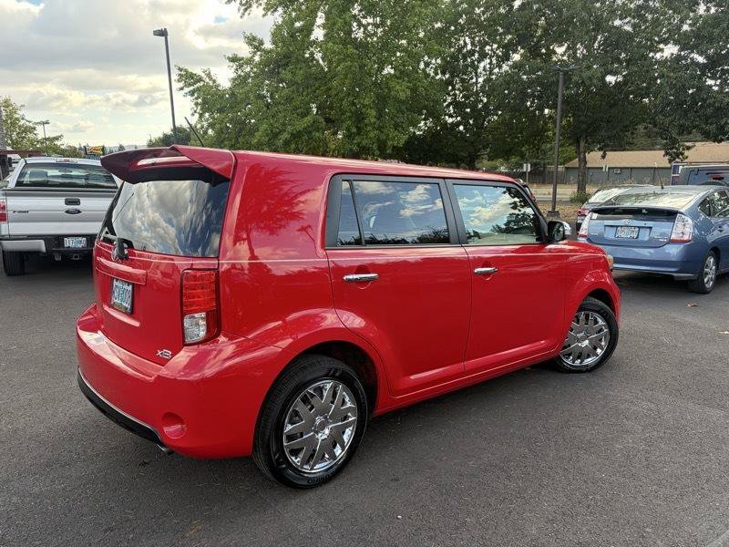 Used 2013 Scion xB FWD image 4