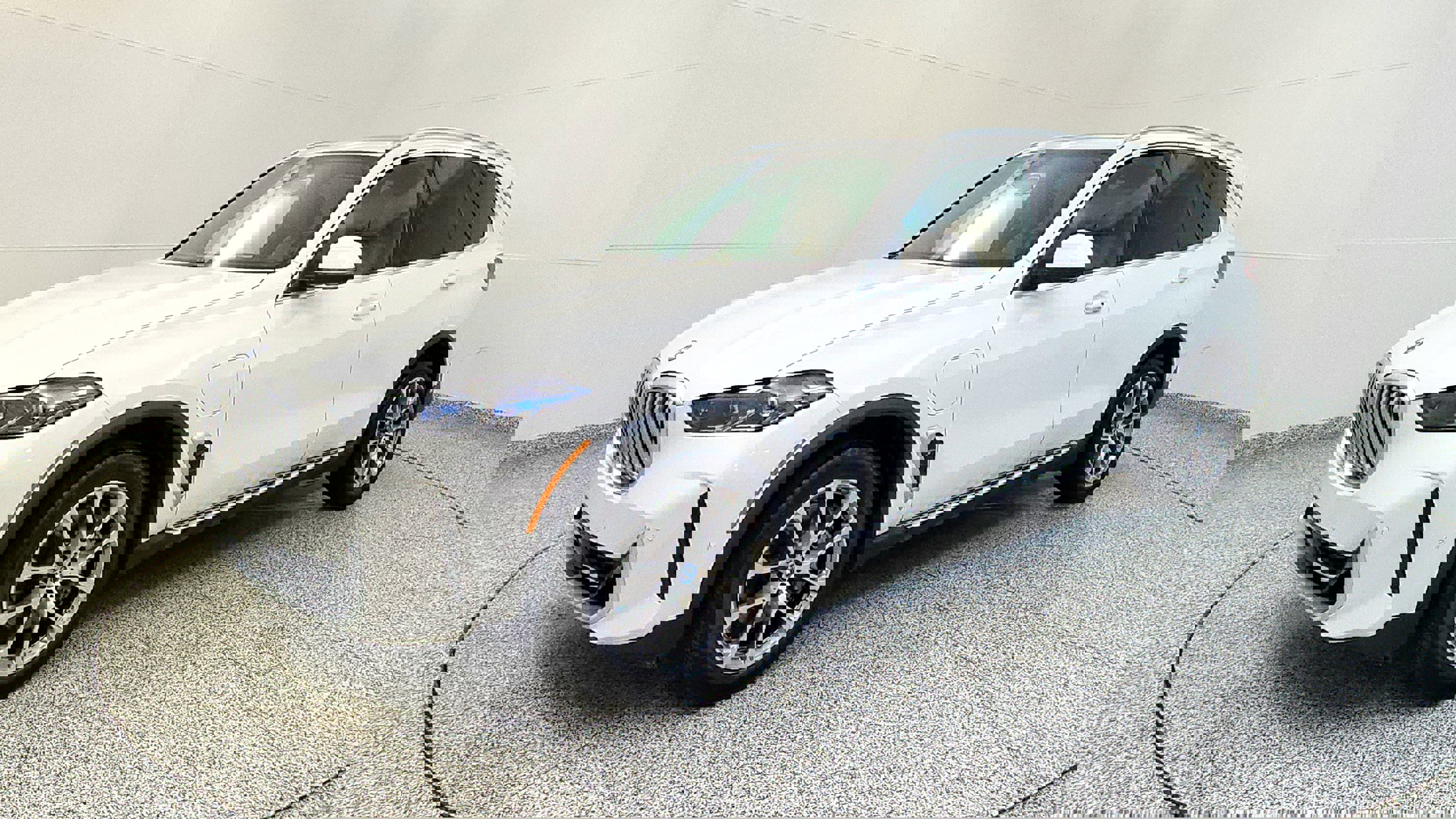 Used 2024 BMW X5 xDrive50e image 3