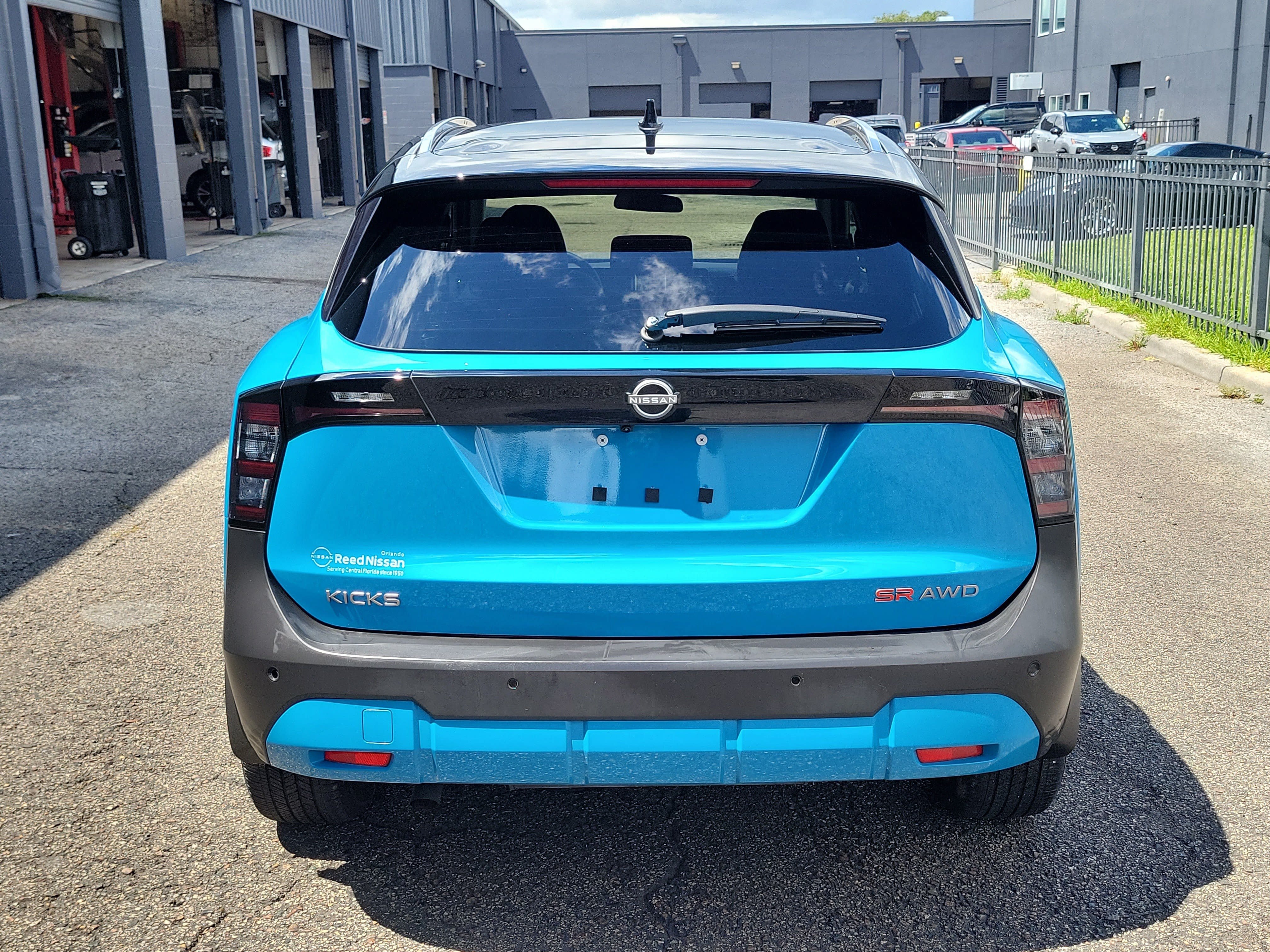 Certified 2025 Nissan Kicks SR AWD/4WD image 5