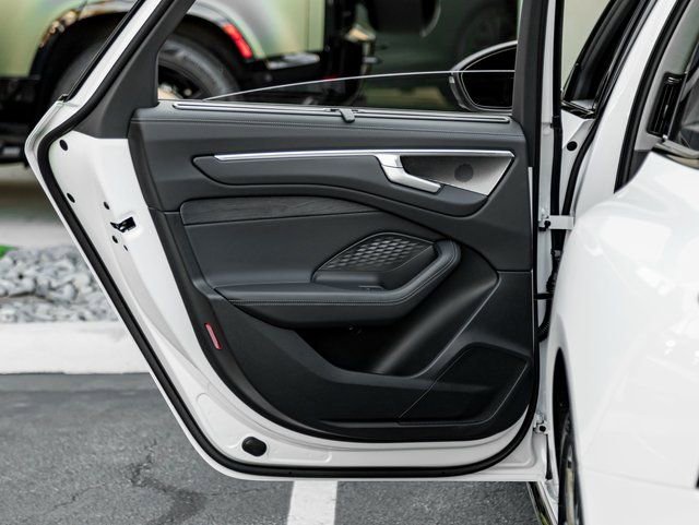 New 2026 Audi A6 Premium Plus AWD/4WD image 19