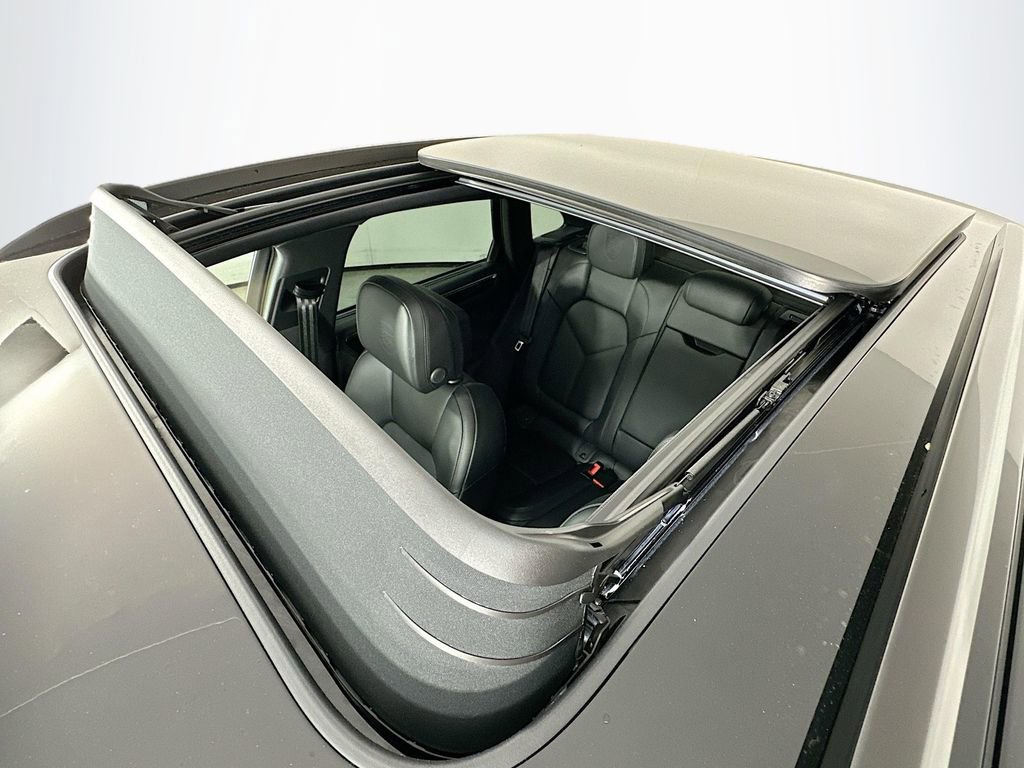 Certified 2026 Porsche Macan AWD/4WD image 14