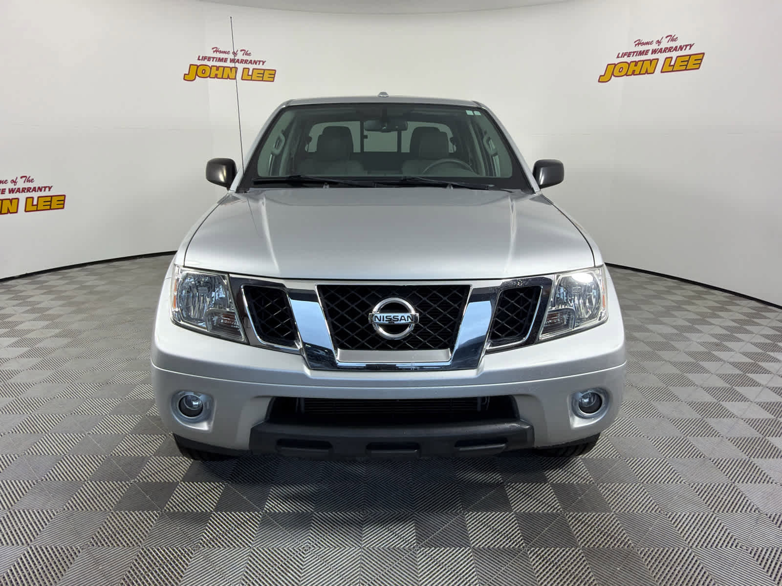 Used 2016 Nissan Frontier SV w/ SV Value Truck Package RWD image 8