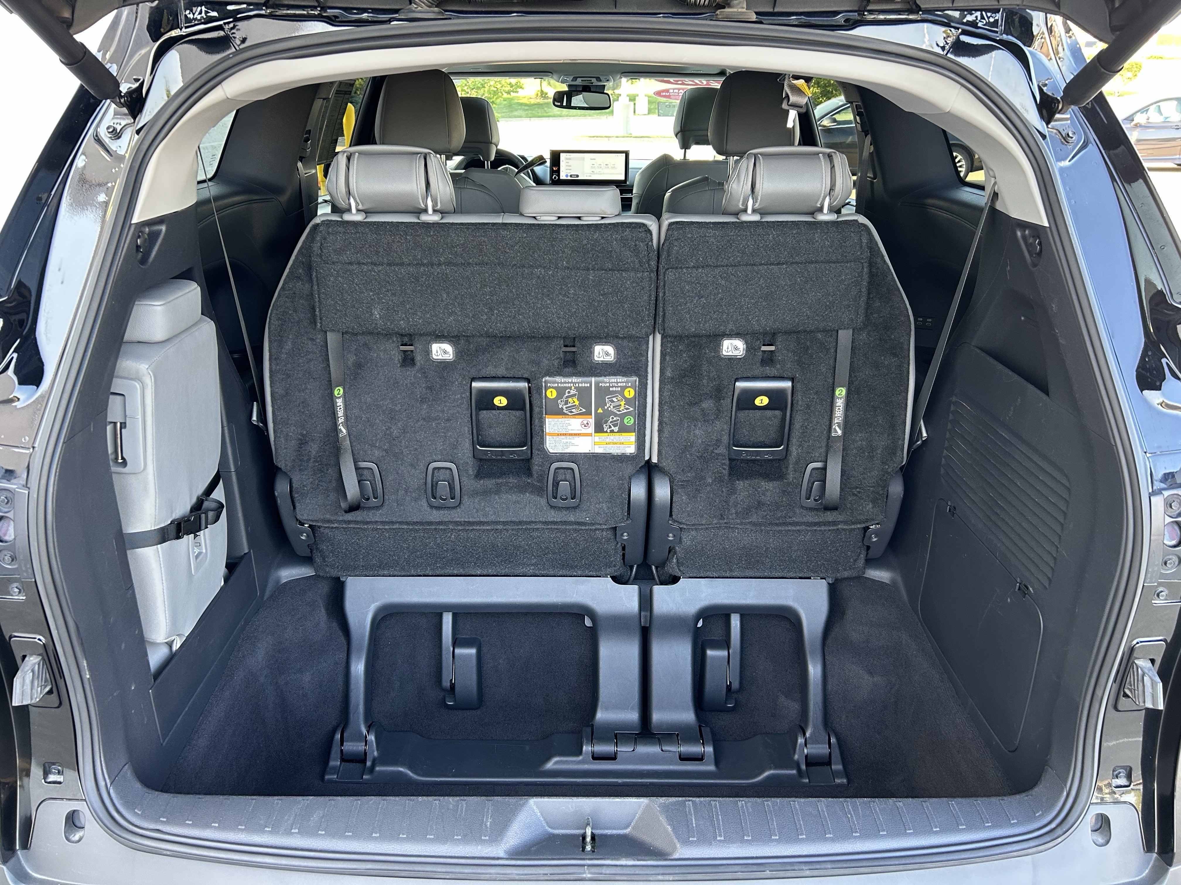 Certified 2025 Toyota Sienna XLE FWD image 24