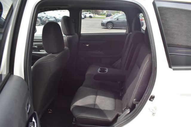 Used 2018 Mitsubishi Outlander LE AWD/4WD image 34