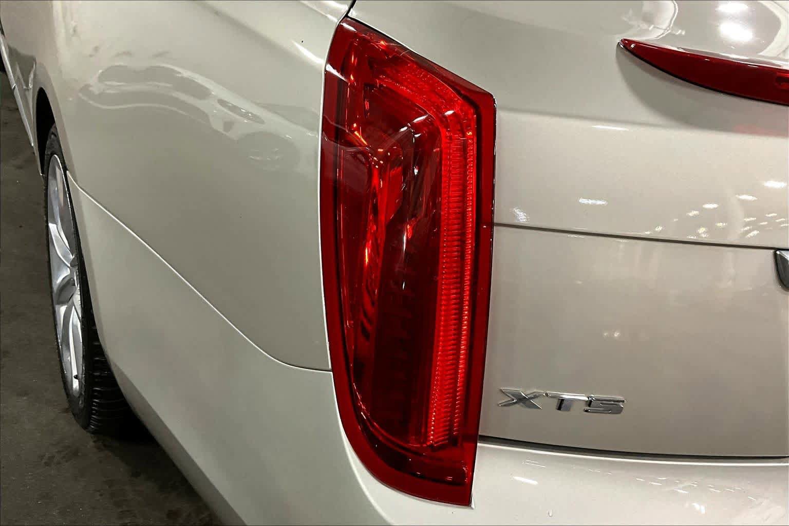 Used 2014 Cadillac XTS Luxury w/ Driver Awareness Package image 29