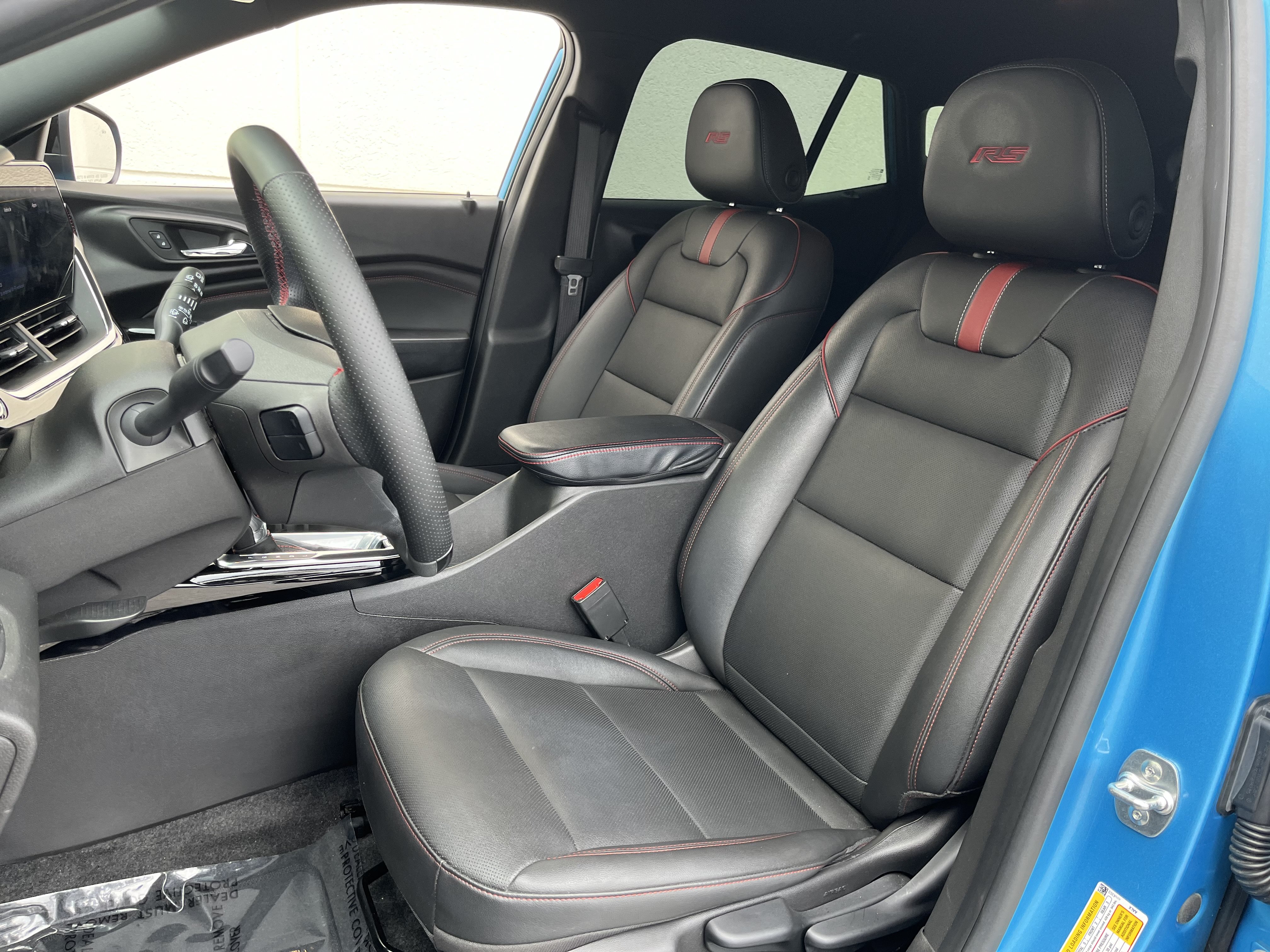 Used 2025 Chevrolet Trax RS w/ Driver Confidence Package FWD image 2