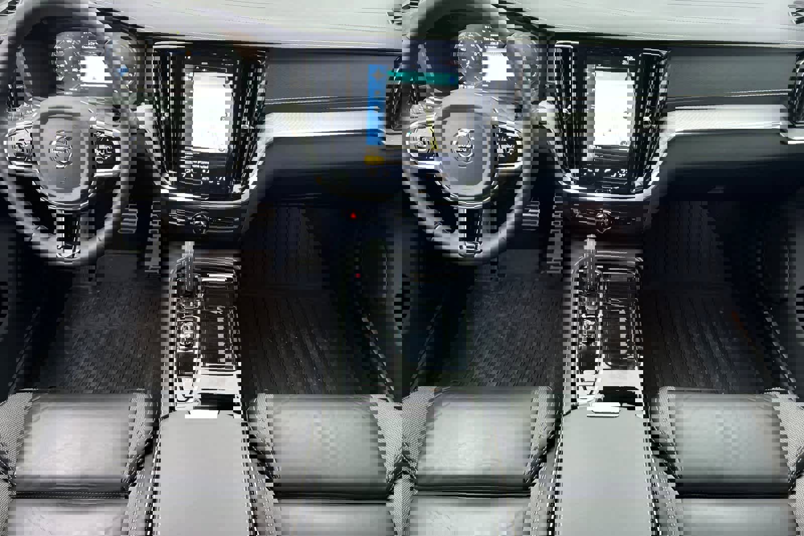 Used 2022 Volvo S60 T8 R-Design w/ Advanced Package image 4