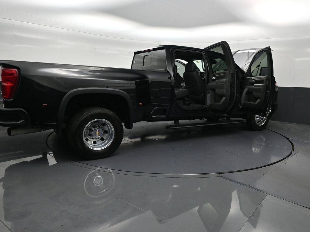 Used 2026 Chevrolet Silverado 3500 High Country w/ High Country Premium Package AWD/4WD image 33