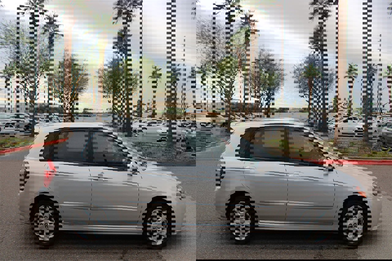 Used 2009 Kia Spectra5 SX image 6