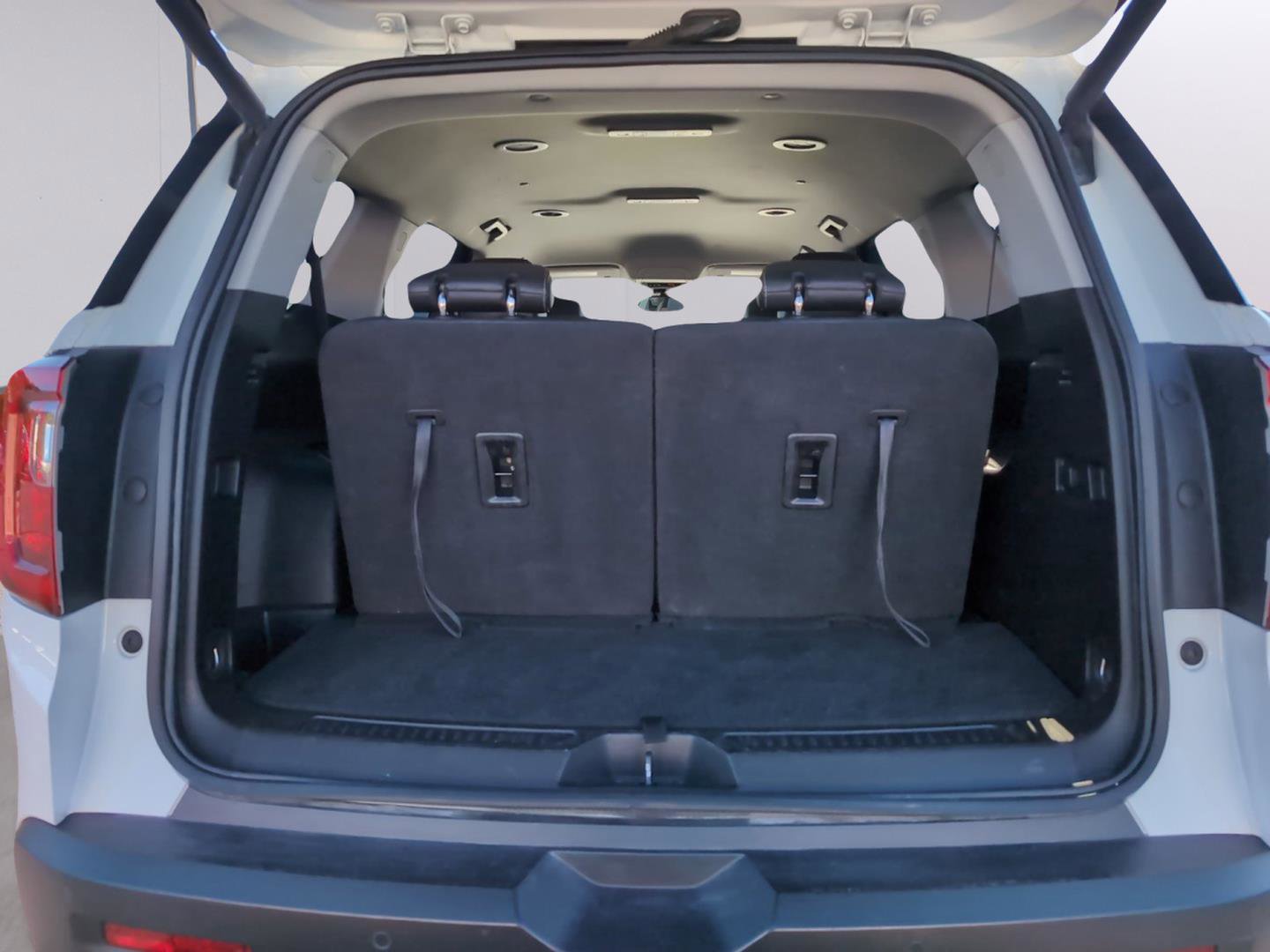 Used 2023 GMC Acadia SLT image 9