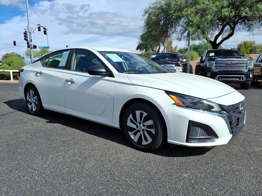 Used 2024 Nissan Altima 2.5 S image 3