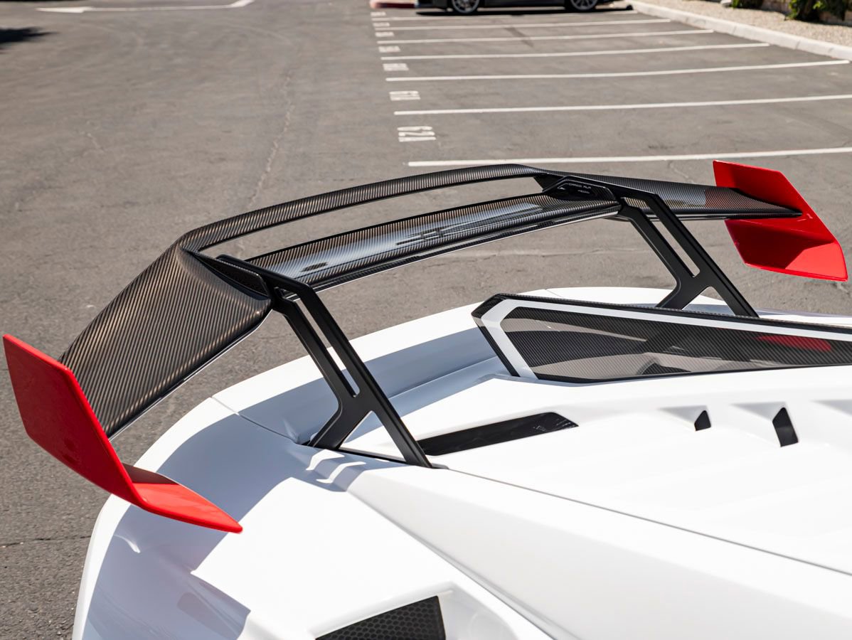Used 2024 Lamborghini Huracan STO RWD image 14