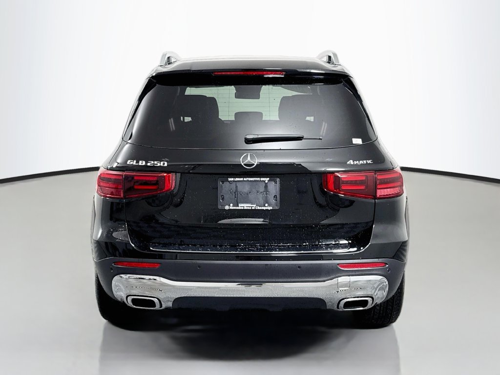 Used 2025 Mercedes-Benz GLB 250 4MATIC w/ Winter Package image 6