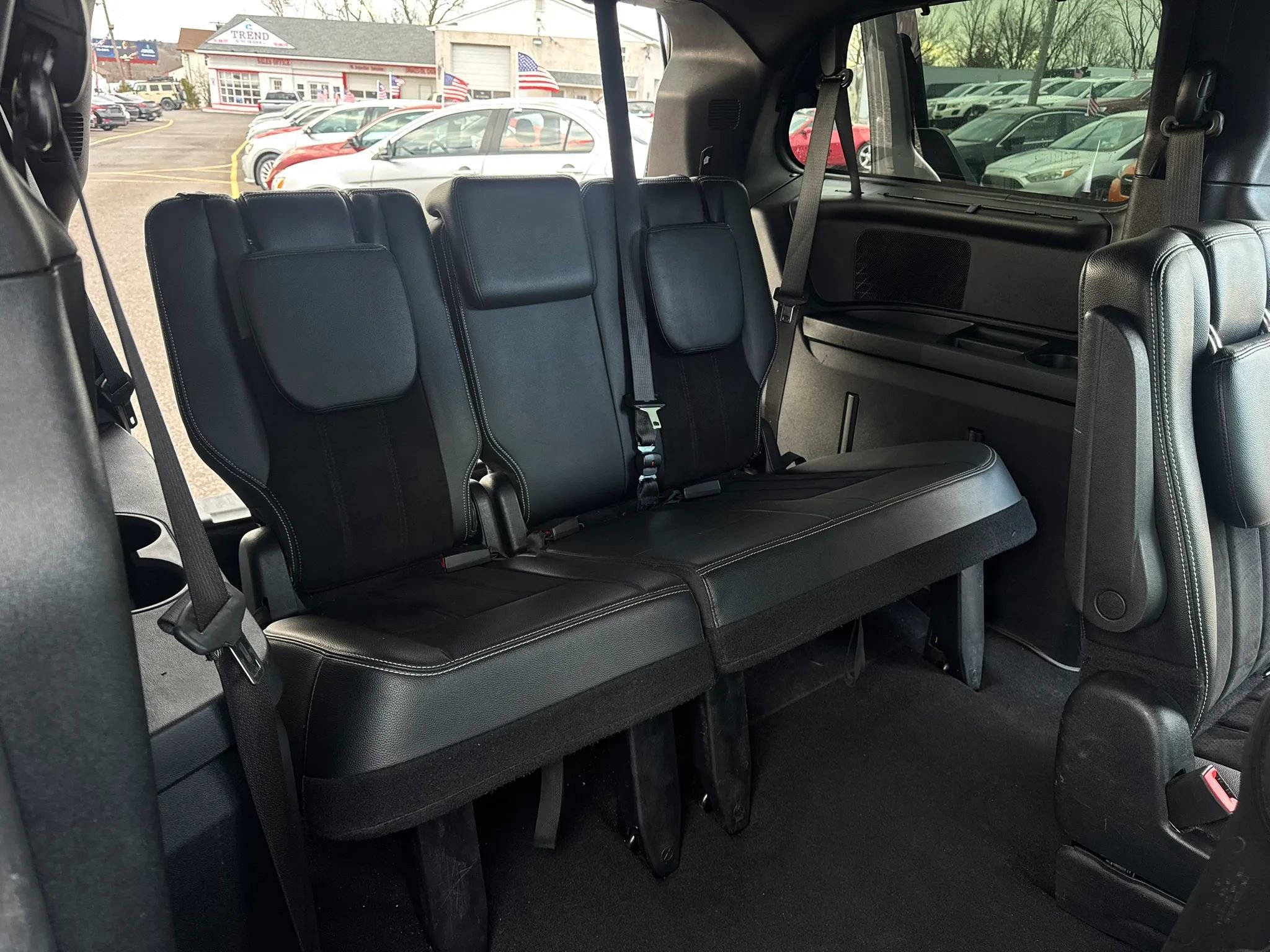 Used 2016 Dodge Grand Caravan SXT image 23