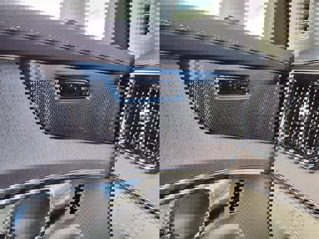 New 2026 Volvo XC90 B6 Ultra image 18