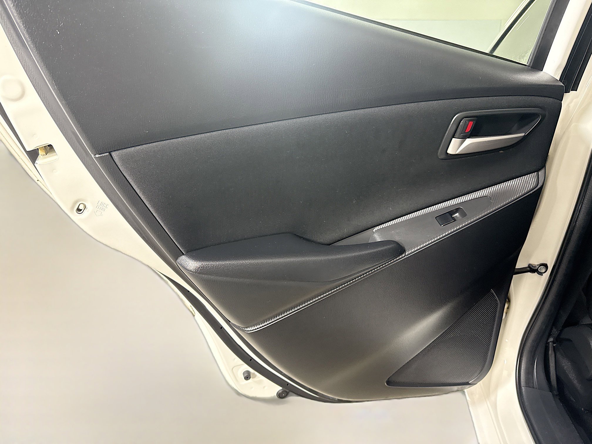 Used 2019 Toyota Yaris L image 26