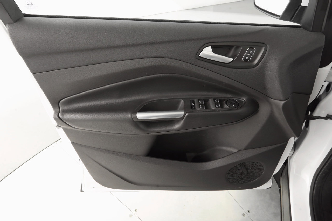 Used 2019 Ford Escape SEL image 9