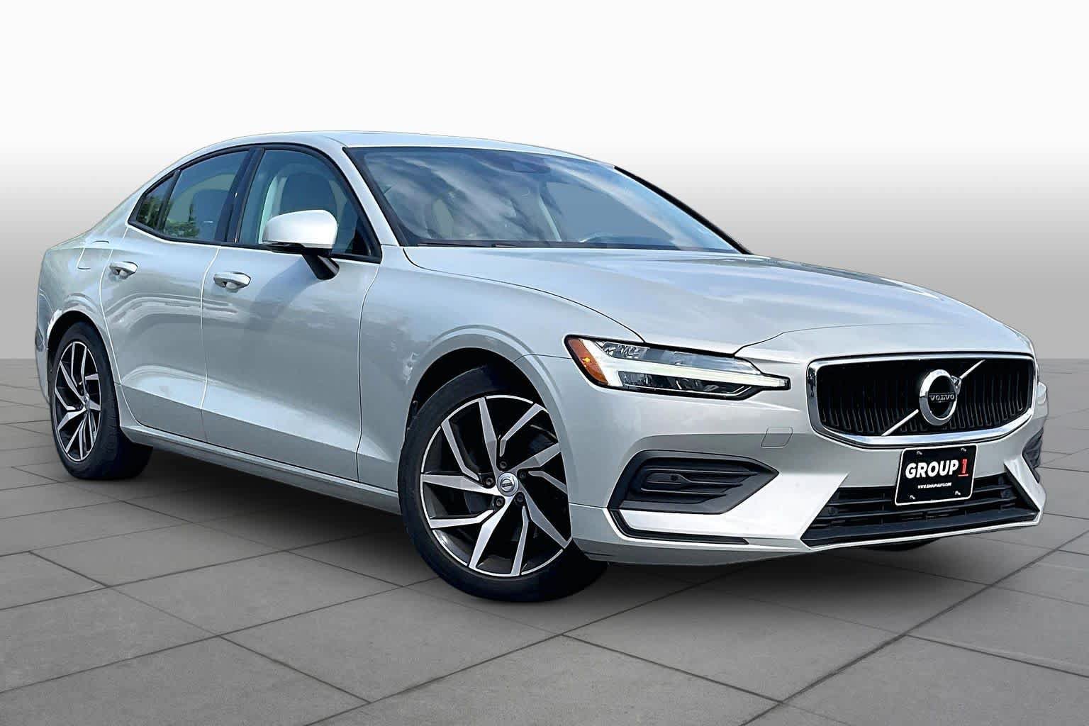 Used 2020 Volvo S60 T5 Momentum FWD image 2